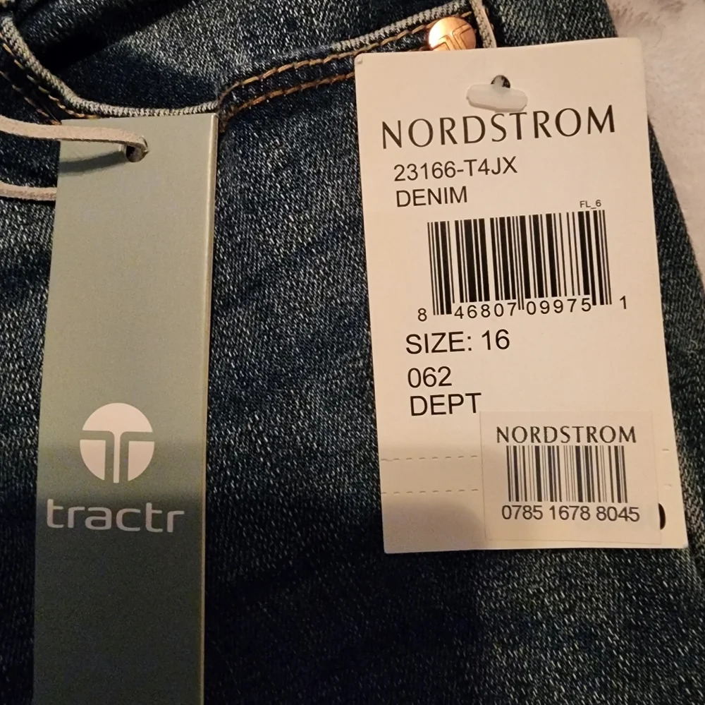 Womens size 16 Tractr jeans, unhemmed bottoms - Picture 3 of 3